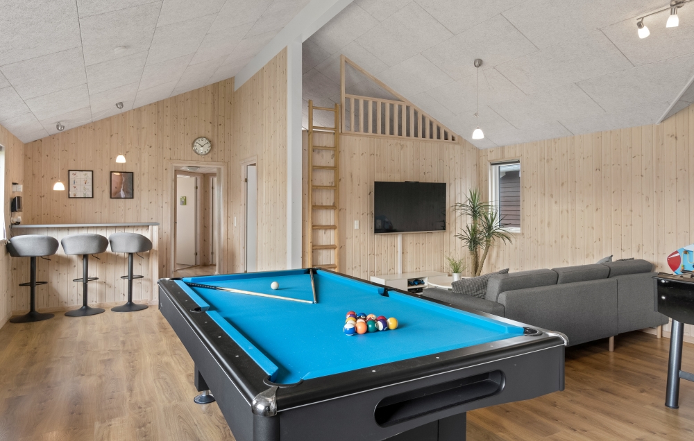 Ud over de mange timer, man kan bruge i husets pool-afdeling, så byder luksushus 304 også på billard/bordtennis og dart