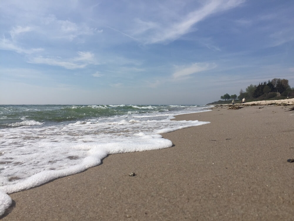 Stranden nær luksushus nr. 264 i Sydjylland indbyder til en gåtur.