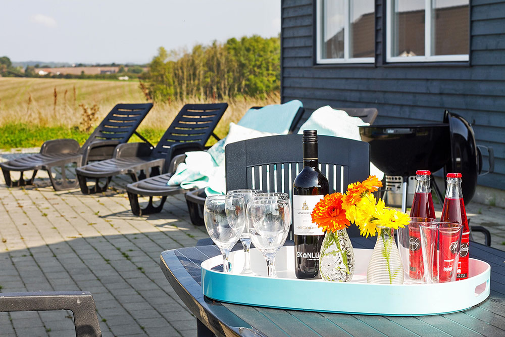 Luksushus nr. 265 har en dejlig terrasse med gode havemøbler til 14 personer.