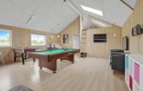 Ud over de mange timer, man kan bruge i husets pool-afdeling, så byder luksushus 271 også på billard/bordtennis og dart