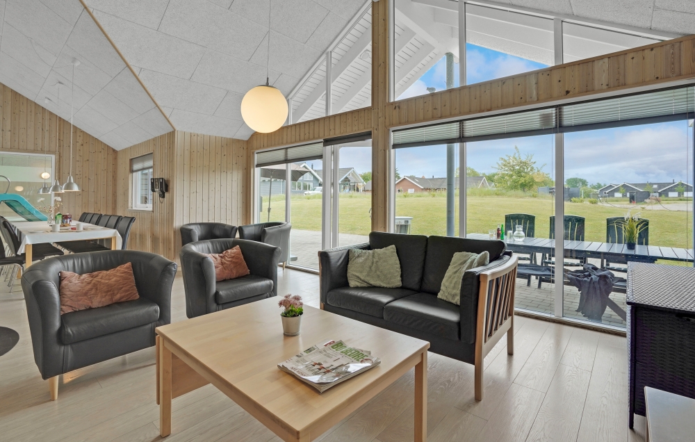 Sofaen i luksushus 271 i Sydjylland indbyder til brætspil eller at se en film sammen.