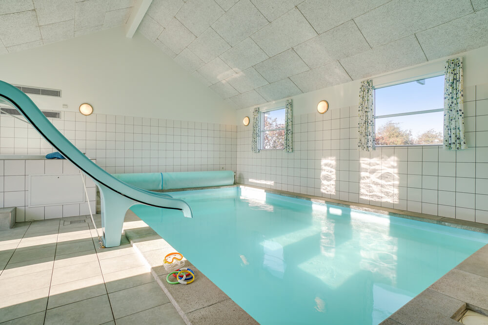 Den lækre pool i luksushuse nr. 241 til 16 personer