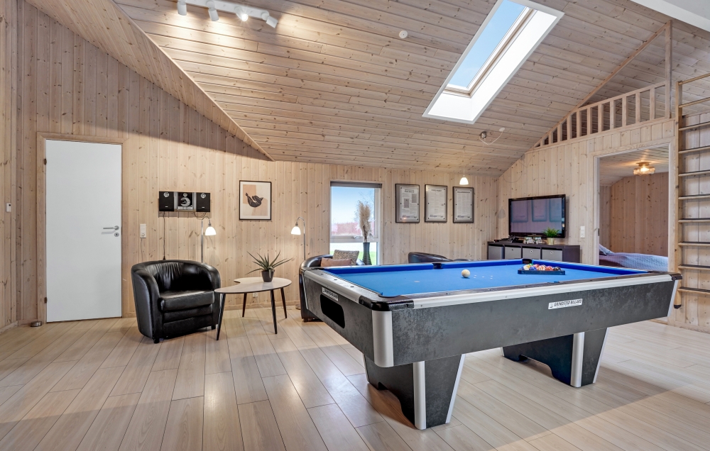 Ud over de mange timer, man kan bruge i husets pool-afdeling, så byder luksushus 262 også på billard/bordtennis og dart