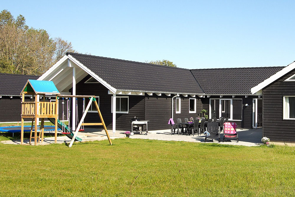 Dette skønne poolhus fyldt med aktiviteter sikrer en sjov ferie for alle uanset vejr og årstid
