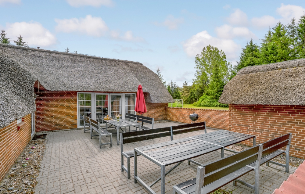 Luksushus nr. 135 har en dejlig terrasse med gode havemøbler til 24 personer.