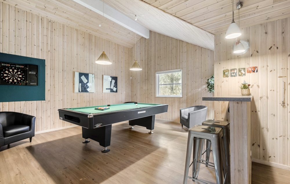 Ud over de mange timer, man kan bruge i husets pool-afdeling, så byder luksushus 197 også på billard/bordtennis og dart