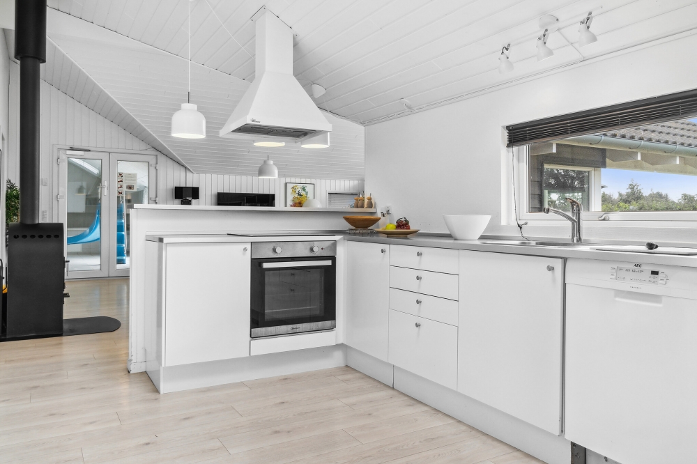 Køkkenet i luksushus nr. 212 er godt indrettet.