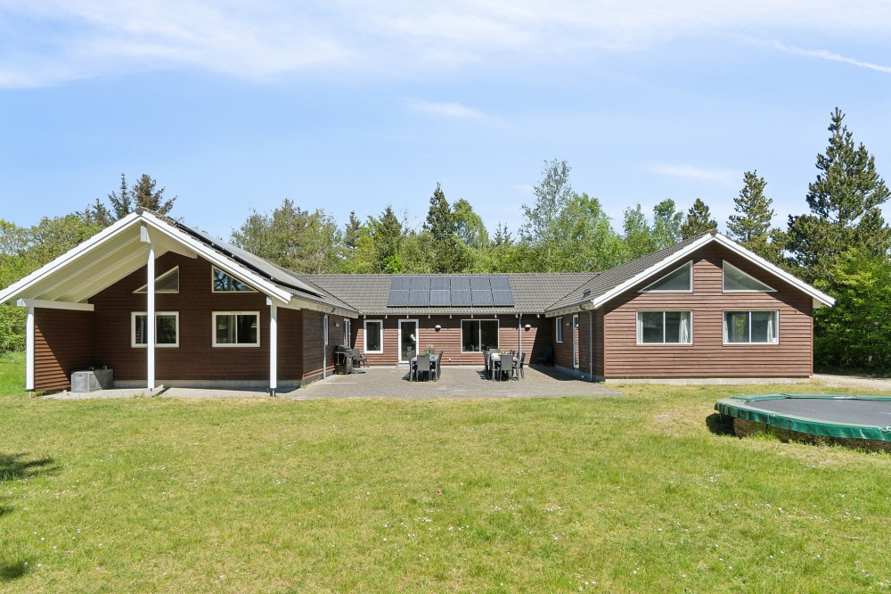 Flot sommerhus nr. 261 med god plads til op til 24 personer