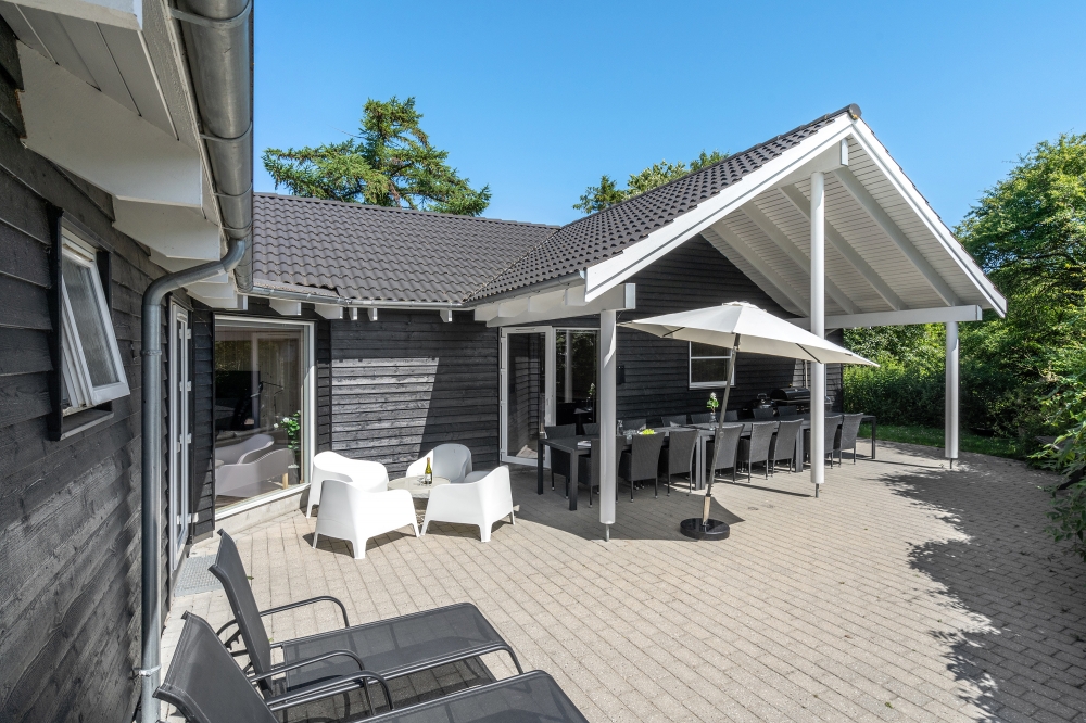 Luksushus nr. 277 har en dejlig terrasse med gode havemøbler til 16 personer.