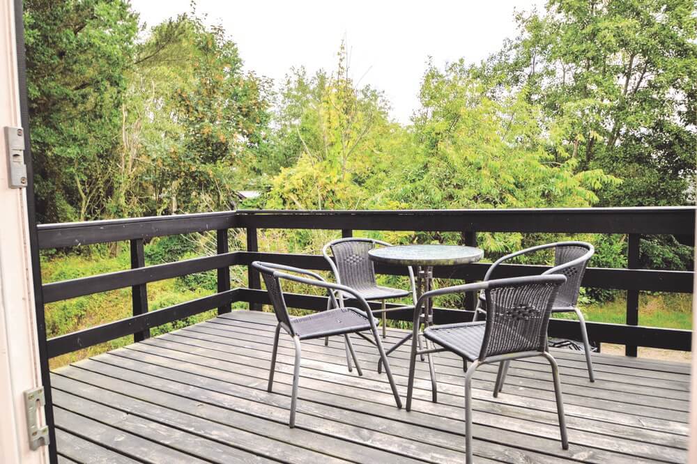 Nyd en grillaften på terrassen i luksushus nr. 199 i Vestjylland