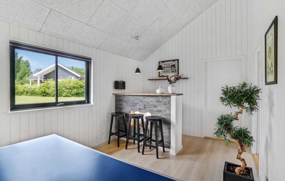 Ud over de mange timer, man kan bruge i husets pool-afdeling, så byder luksushus 276 også på billard/bordtennis og dart