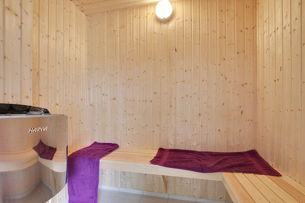 I husets sauna kan man blivet varmet godt igennem på en kølig dag