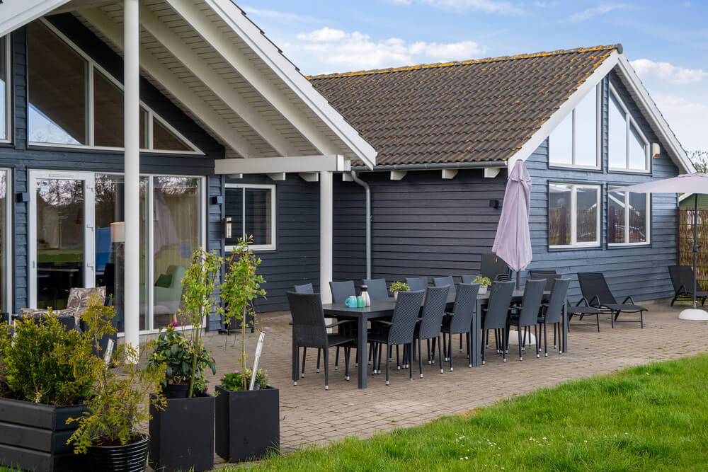Luksushus nr. 285 har en dejlig terrasse med gode havemøbler til 18 personer.
