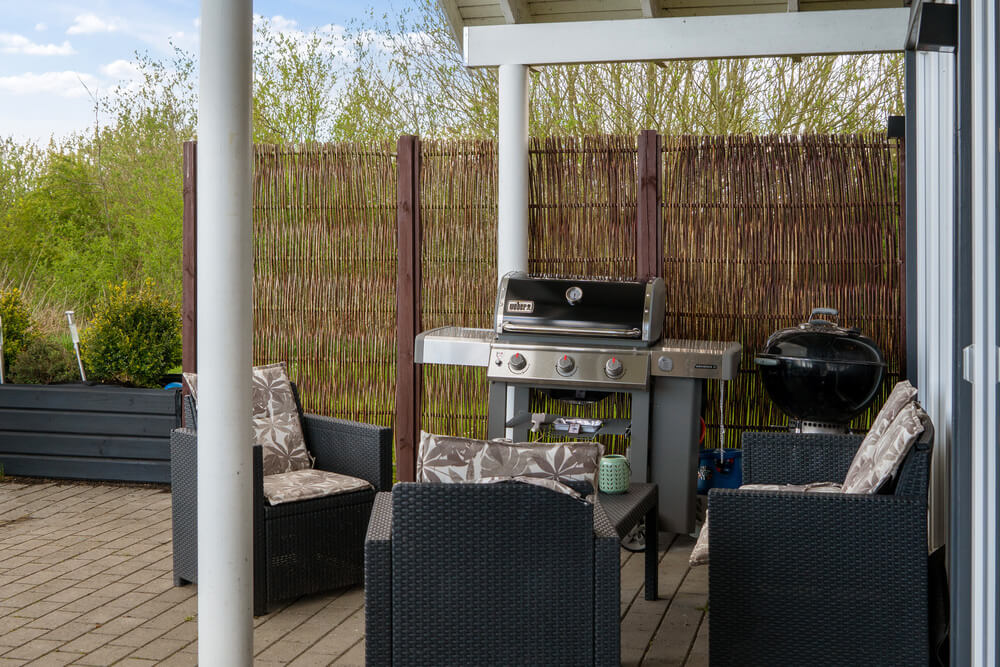 Nyd en grillaften på terrassen i luksushus nr. 285 i Lolland/Falster/Møn